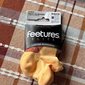 Feetures Elite Max Cushion No Show Socks